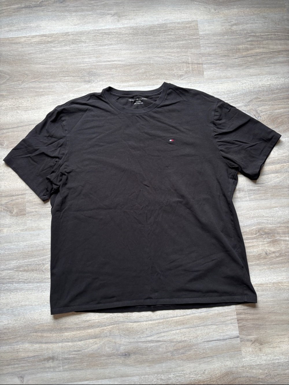 Tommy Hilfiger Like New XXL Black Short Sleeve Crew Neck Tee with Flag Logo